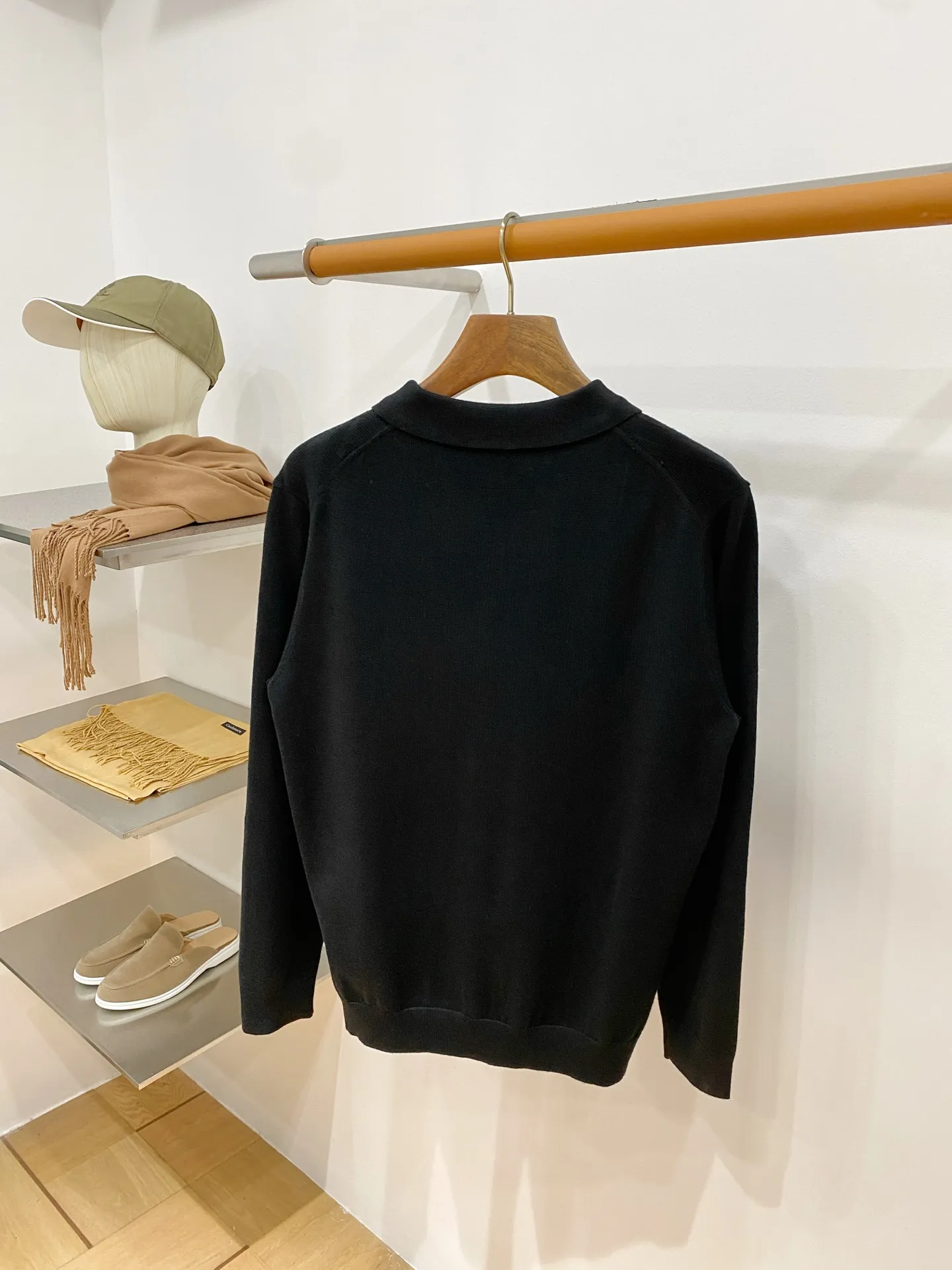 BC Classic is an old-money, gentlemanly and elegant style. The Classic Polo sweater is outlined in lines. There are always some items that can transcend seasons and trends and become eternal Classics. Selected top-quality wool fabrics are soft and silky to the touch, giving you just the right wearing experience in the warm sunshine of autumn and winter. The classic Polo collar design, with exquisite three buttons, is simple yet stylish, showing men's unique sophistication and charm. It adds a touch of bright color to the whole, highlighting the wearer's unique taste. And the unique line design not only modifies the body shape, but also adds elegance and calmness. Every detail, every stitch and every detail has been carefully crafted to ensure excellent quality and durability! Sizes: M-3XL (48-56)